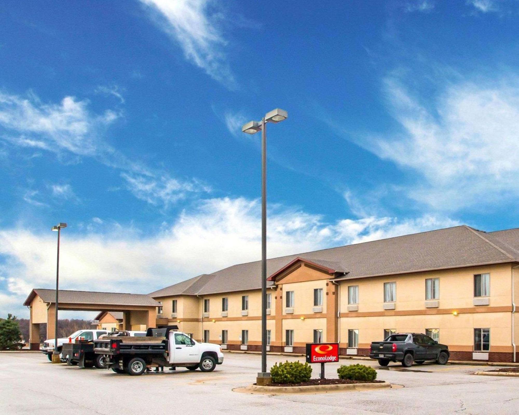 Econo Lodge Anderson Bagian luar foto
