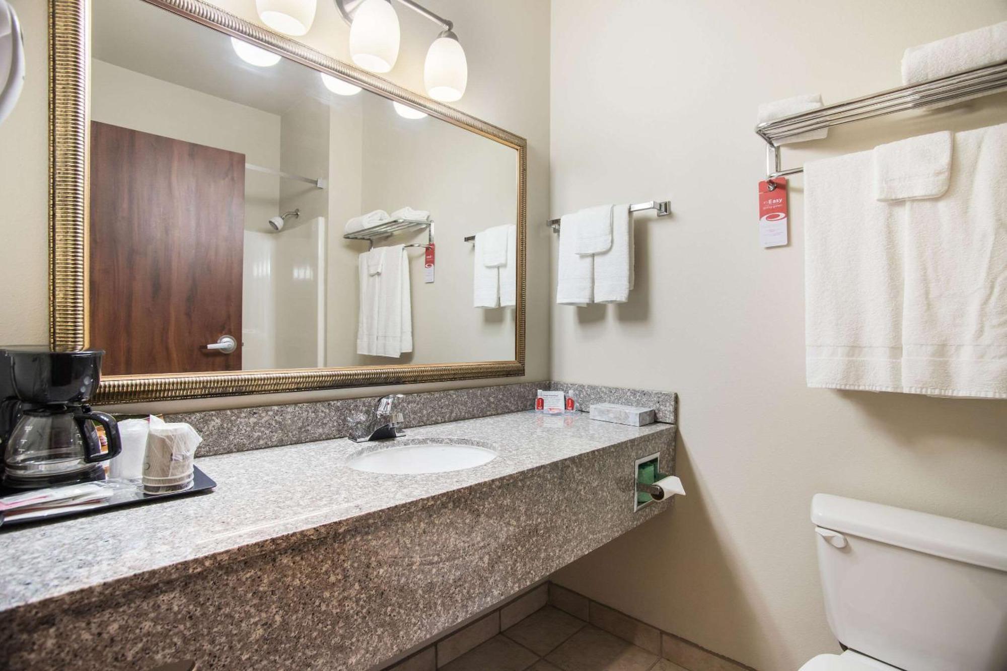 Econo Lodge Anderson Bagian luar foto