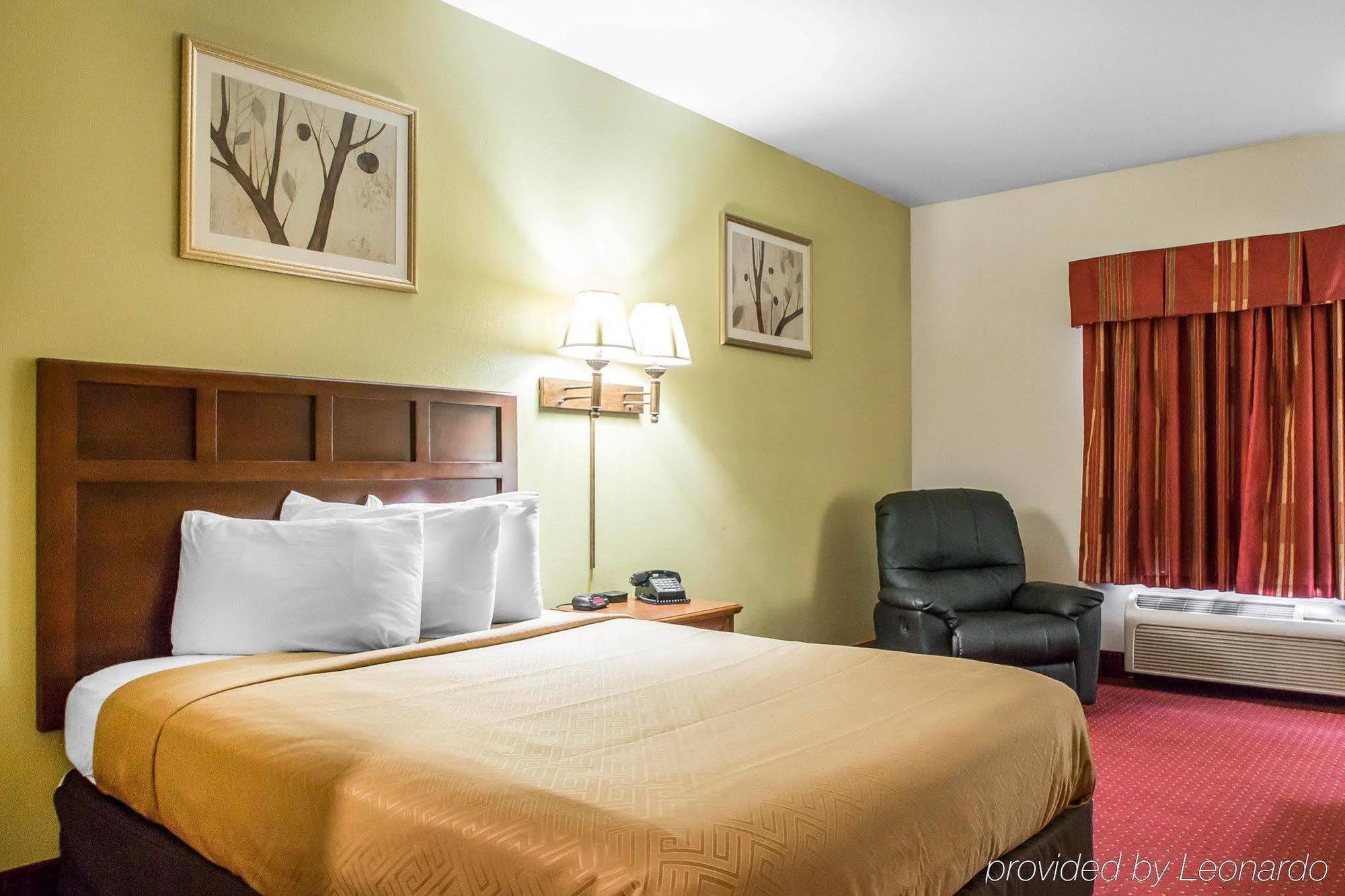 Econo Lodge Anderson Bagian luar foto